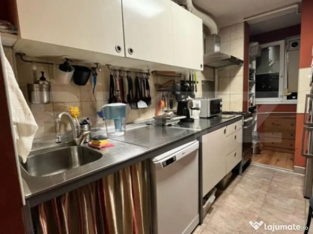 Apartament decomandat cu 3 camere în zona Torontalului