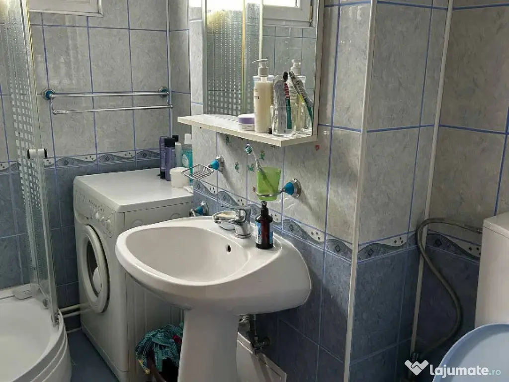 Apartament 2 camere, semidecomandat - zona Astra