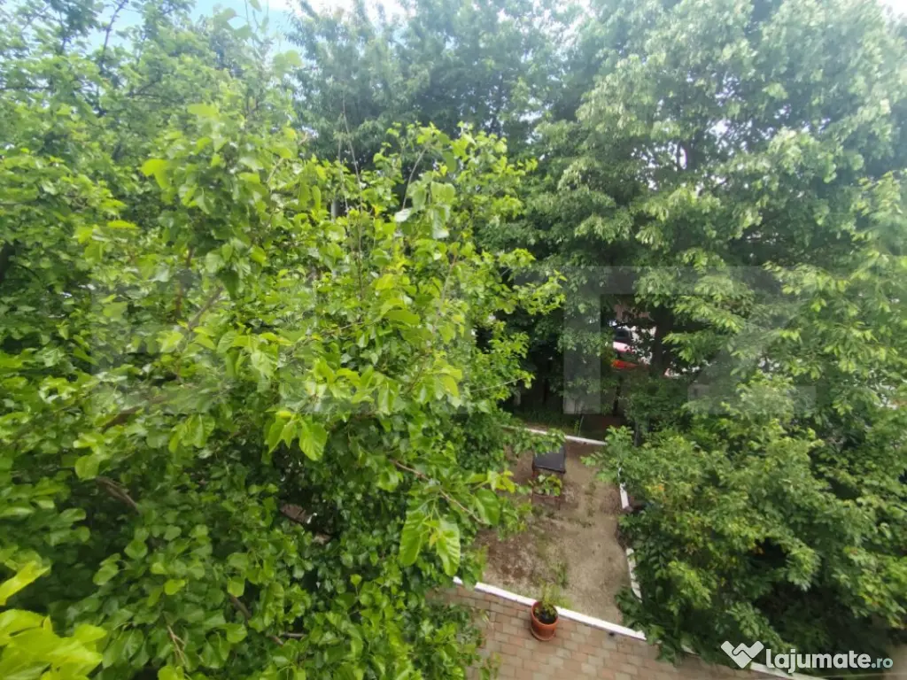 Casa de vanzare, cu 4 camere, 147 mp, zona Pacurari