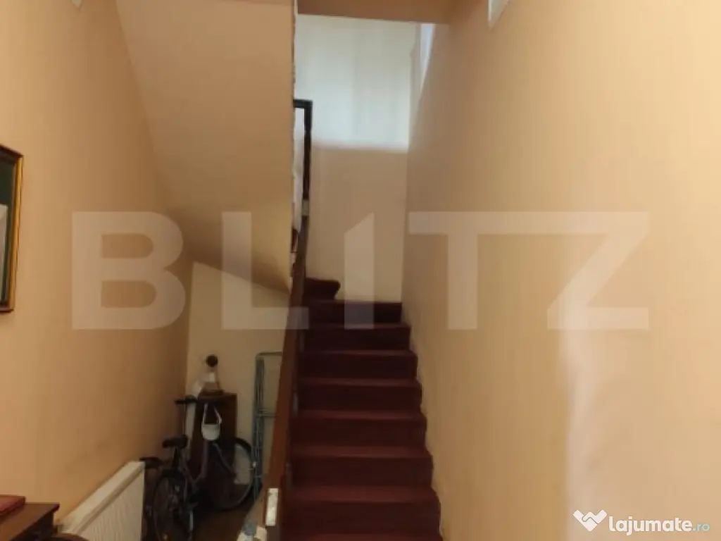 Casa de vanzare, cu 4 camere, 147 mp, zona Pacurari