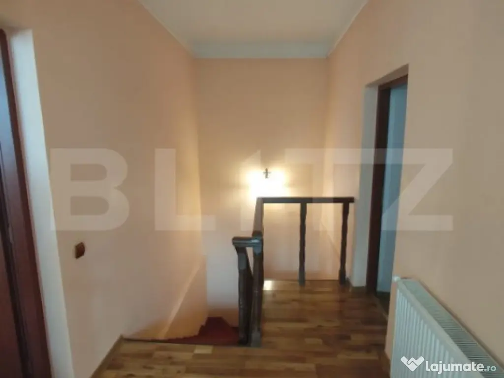 Casa de vanzare, cu 4 camere, 147 mp, zona Pacurari