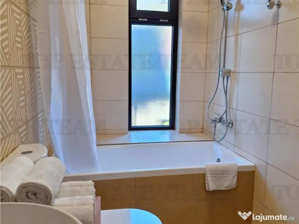 Pensiune premium de in Voronet - 1.610 mp utili, teren 1.02