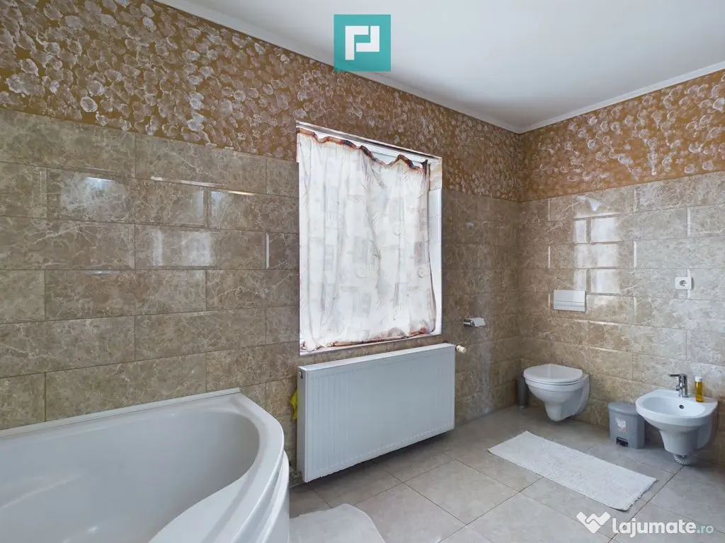 Casă cu 5 camere în Nădlac 