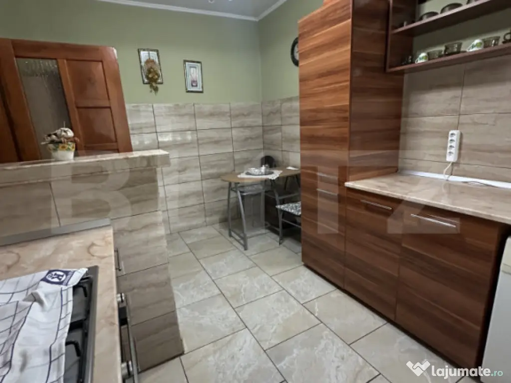 Casa P+2, 240 mp, 300 mp teren, zona Titulescu