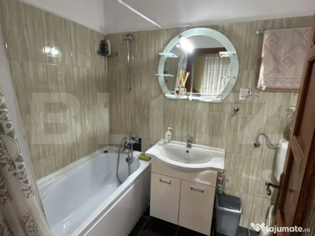 Casa P+2, 240 mp, 300 mp teren, zona Titulescu