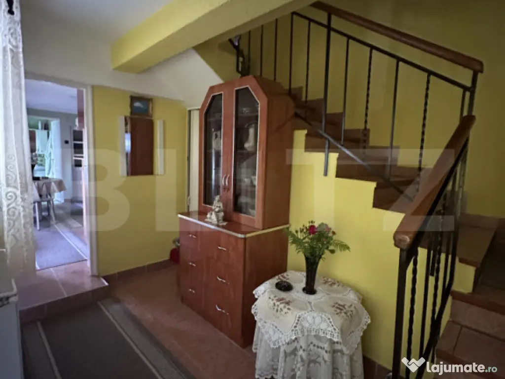 Casa P+2, 240 mp, 300 mp teren, zona Titulescu