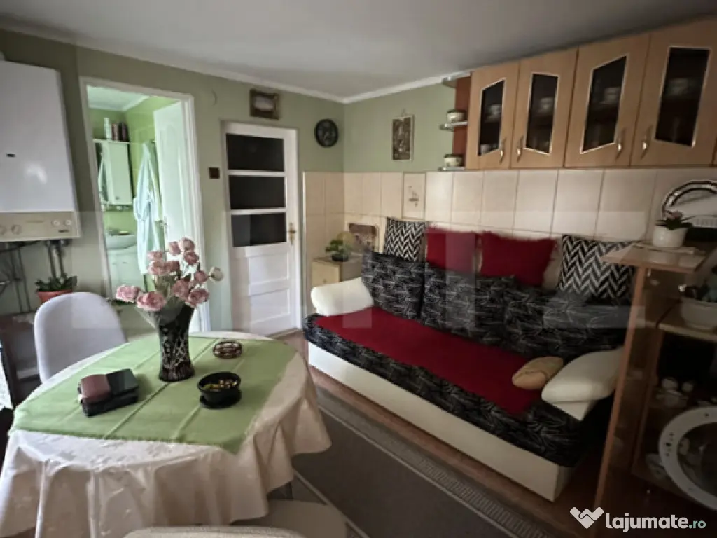 Casa P+2, 240 mp, 300 mp teren, zona Titulescu