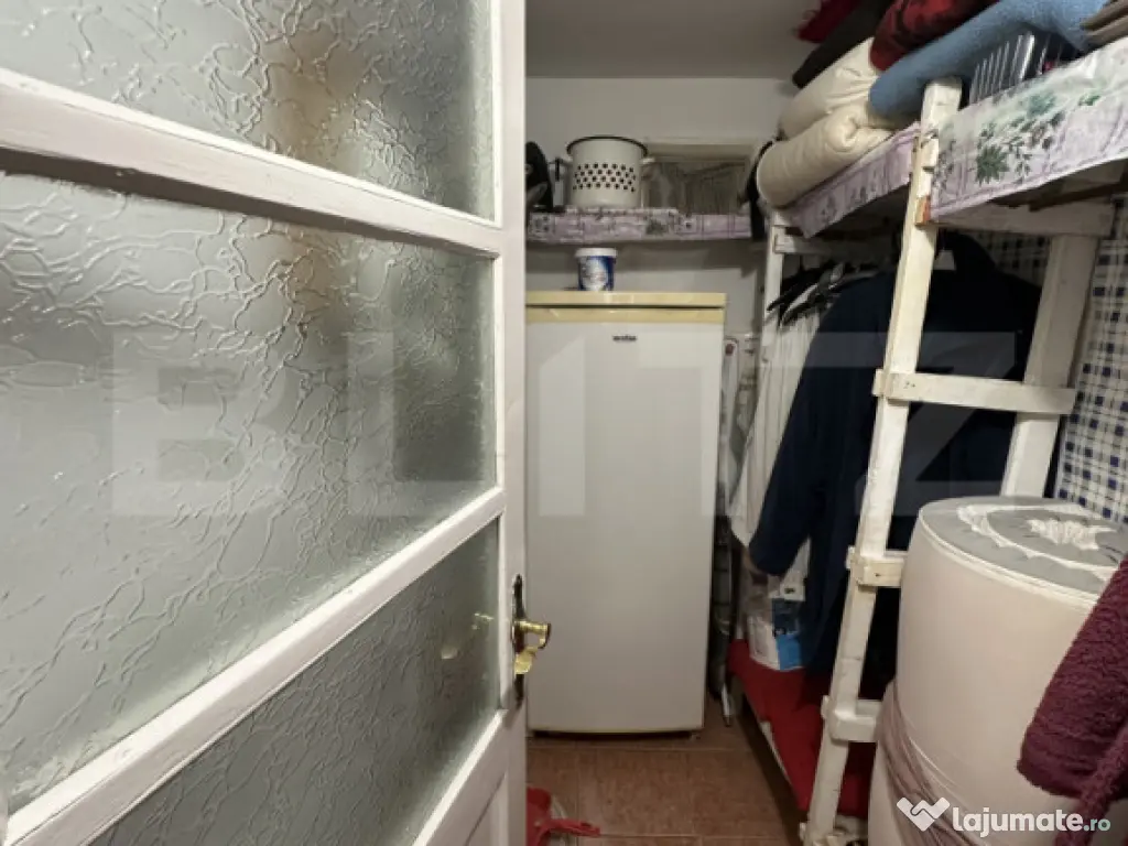 Casa P+2, 240 mp, 300 mp teren, zona Titulescu