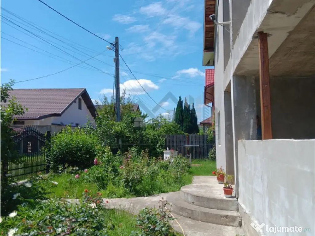 MIROSLAVA TEREN 980MP INTRAVILAN CU CASA BATRANEASCA SI UTIL - Terenuri ...