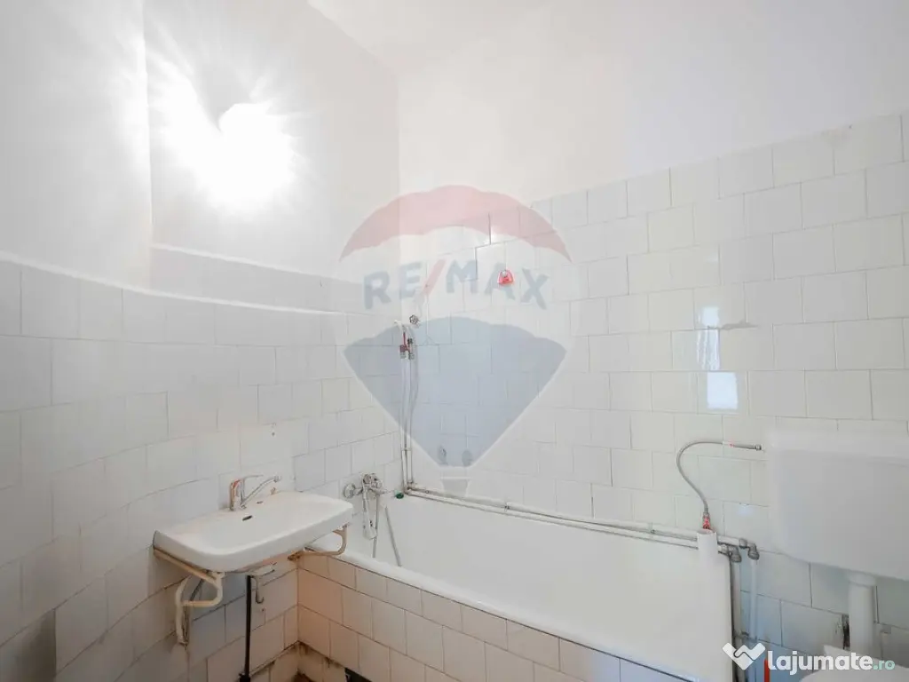 Casă cu 5 camere,489 mp teren de vânzare, în zona Ioș...