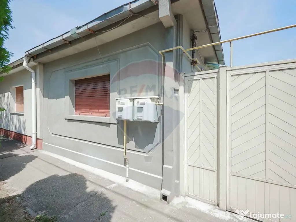 Casă cu 5 camere,489 mp teren de vânzare, în zona Ioș...