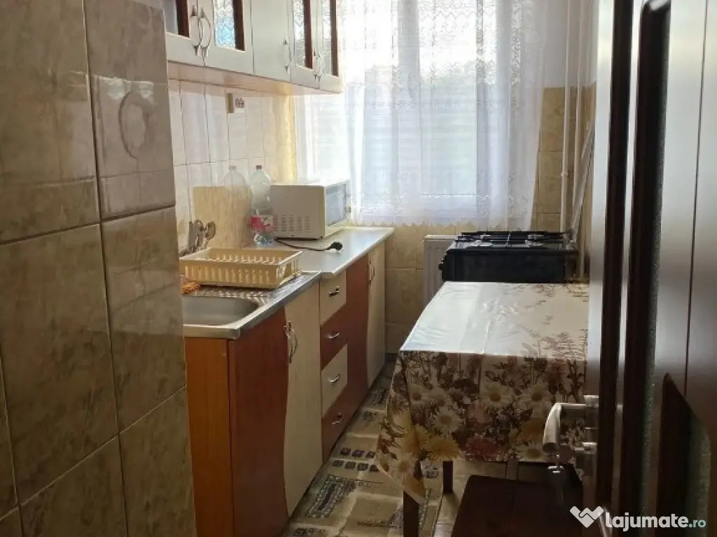 1 camera in zona Medicinei