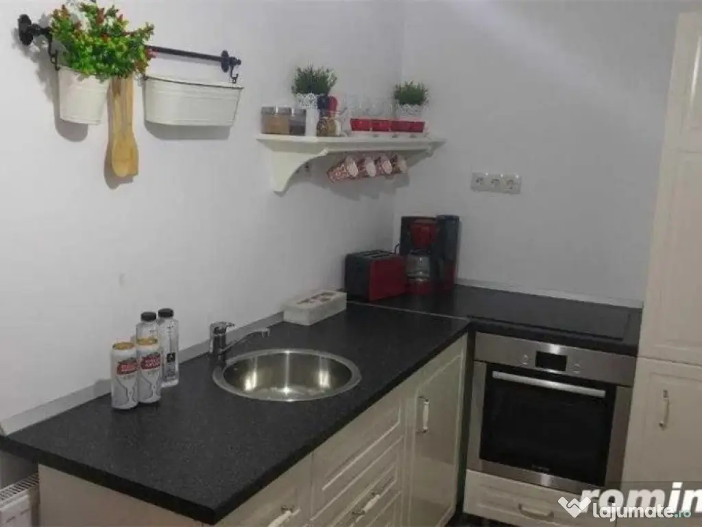 1 camera in zona Centrala