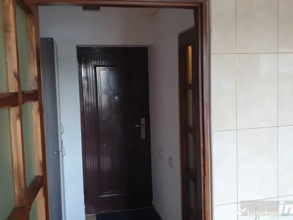 1 camera in zona Buziasului