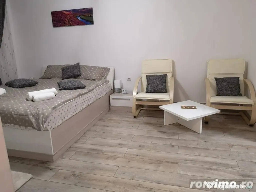 1 camera in zona Soarelui