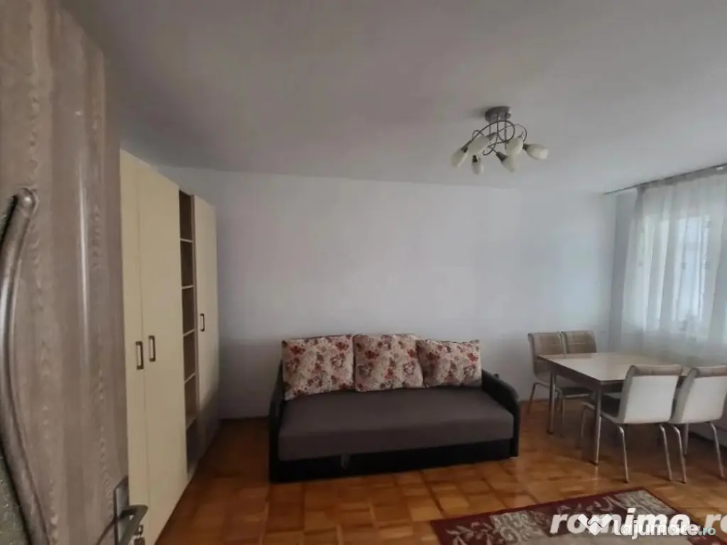 1 camera in zona Medicinei