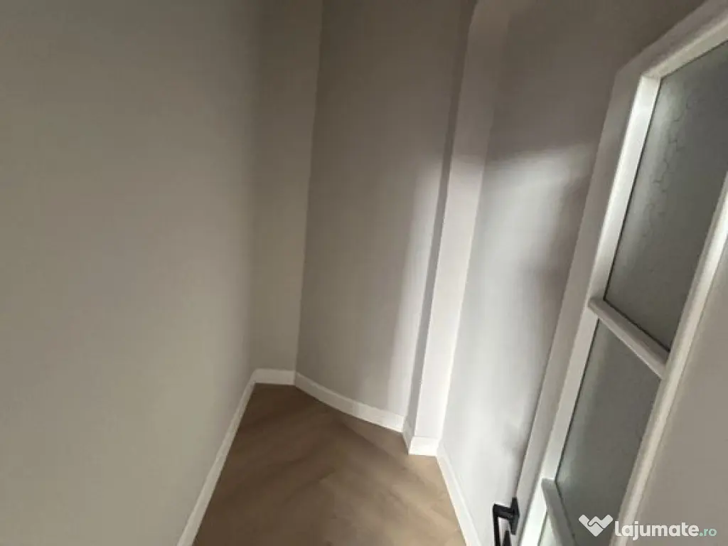 Apartament 3 camere zona Central 