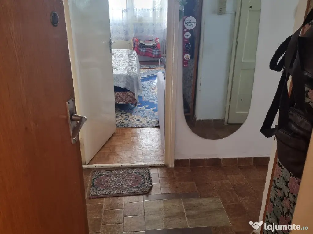 Apartament 2 camere, circular - zona Astra