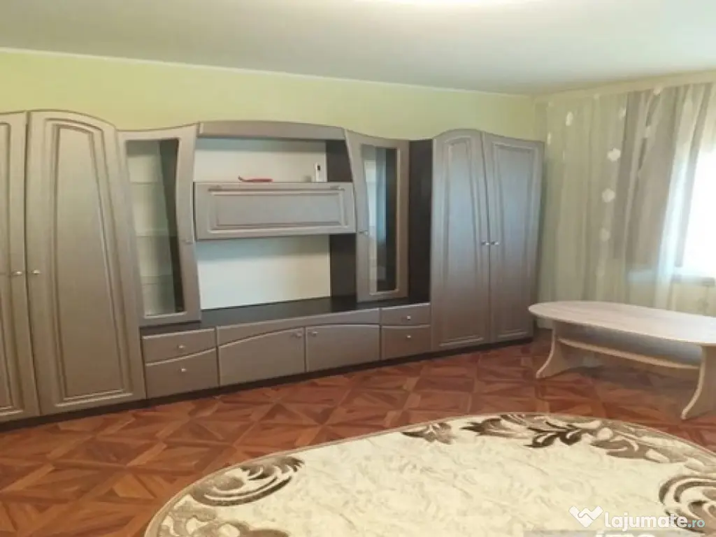 1 camera in zona Aradului