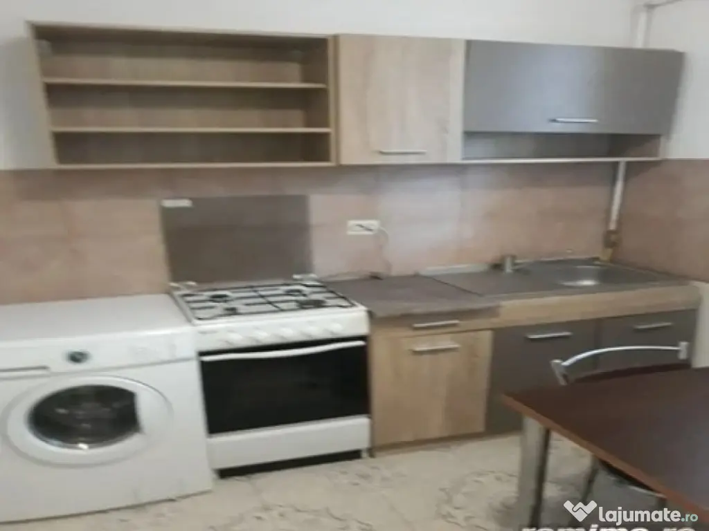 1 camera in zona Blascovici