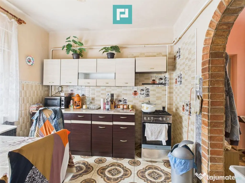 Casă cu 3 camere și teren generos lângă frontieră 