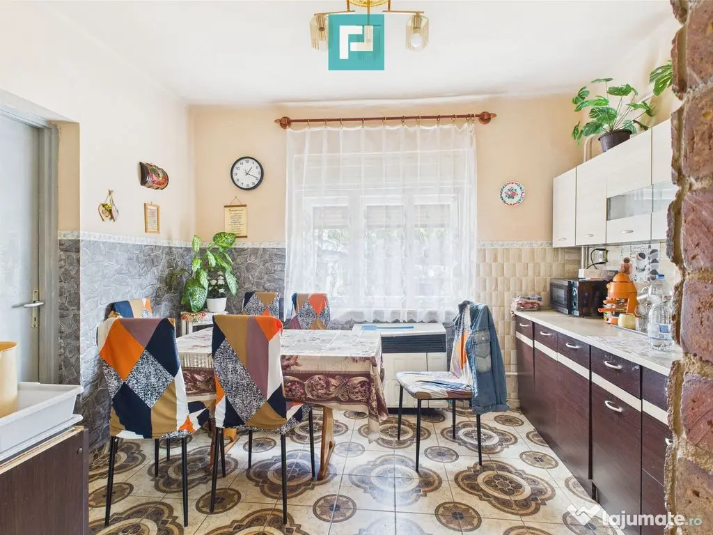 Casă cu 3 camere și teren generos lângă frontieră 