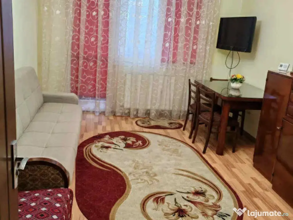 Apartament 2 camere, decomandat - zona Tractorul.