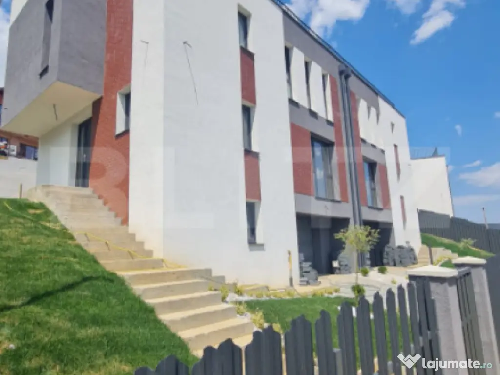 Casa de vanzare, cu 5 camere, 200 mp utili, 245 mp de teren,