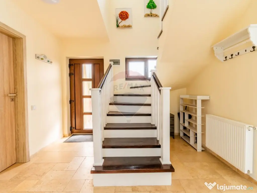 Casa de vanzare, Jucu de Sus teren 811mp, 4 Camere, 2 Bai... 