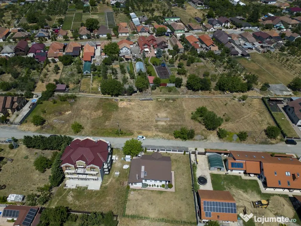Loc de casă în Sânleani 414 mp 