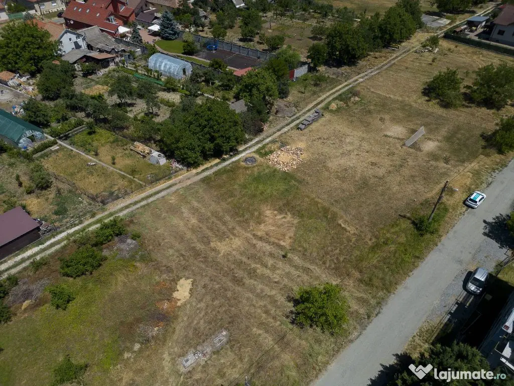 Loc de casă în Sânleani 414 mp 