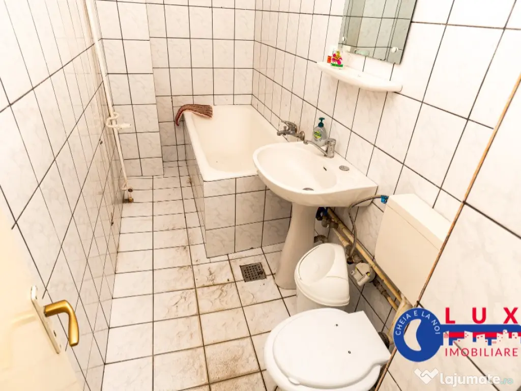 ID 8258 DE ÎNCHIRIAT – Spațiu comercial –Str Victoriei 