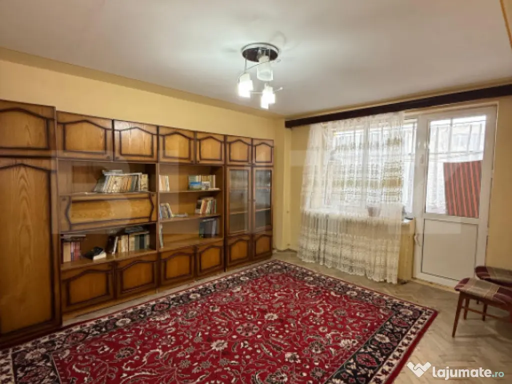 Apartament 3 camere, decomandat, Etajul 3