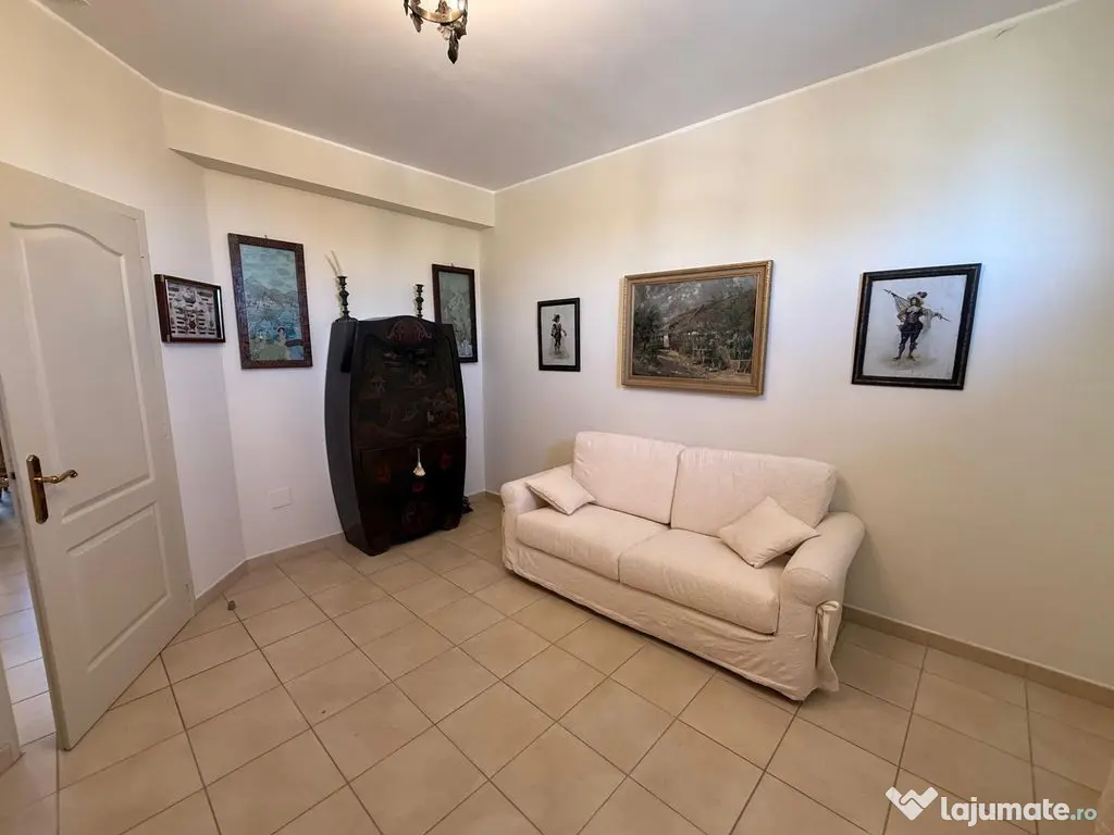 Apartament 4 camere, 101.21 mp, pe plaja Coral Beach – ... 