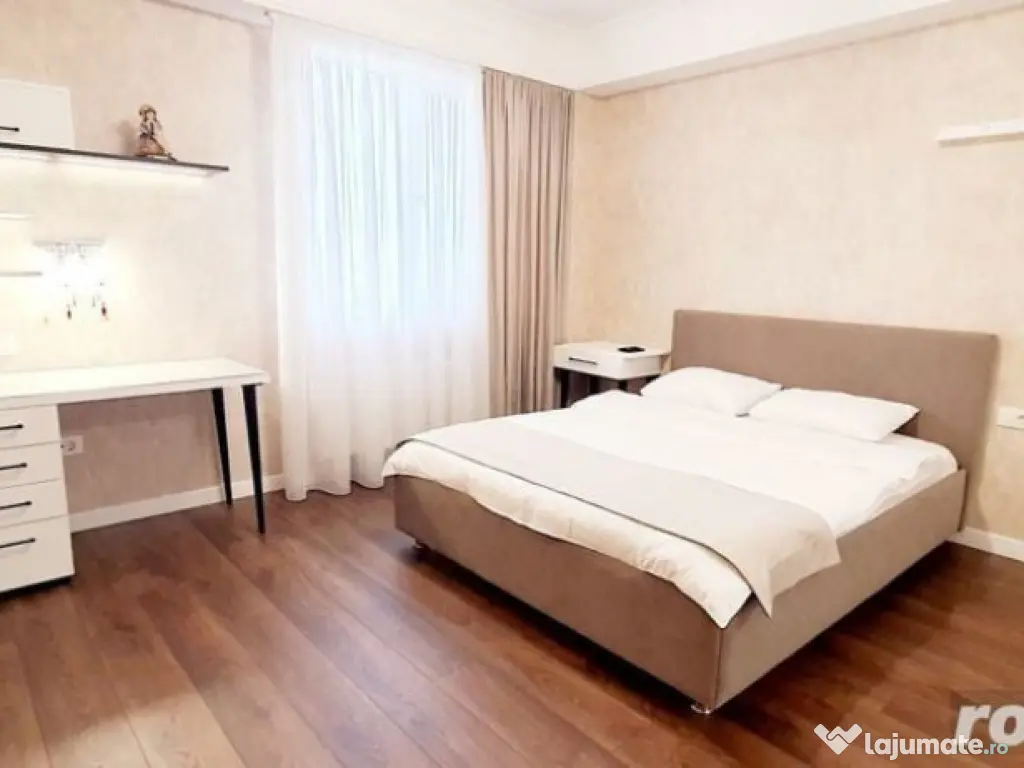 3 camere in zona Spitalului Judetean