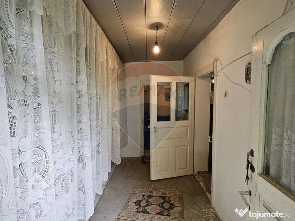 Casa de vânzare cu teren 9200 mp, Pădureni-Șendriceni,... 