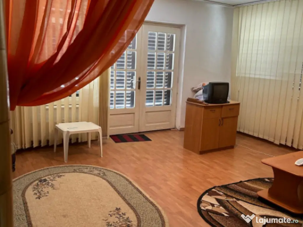 Povestea unei case la doar 200 m de valuri, cu piscină și