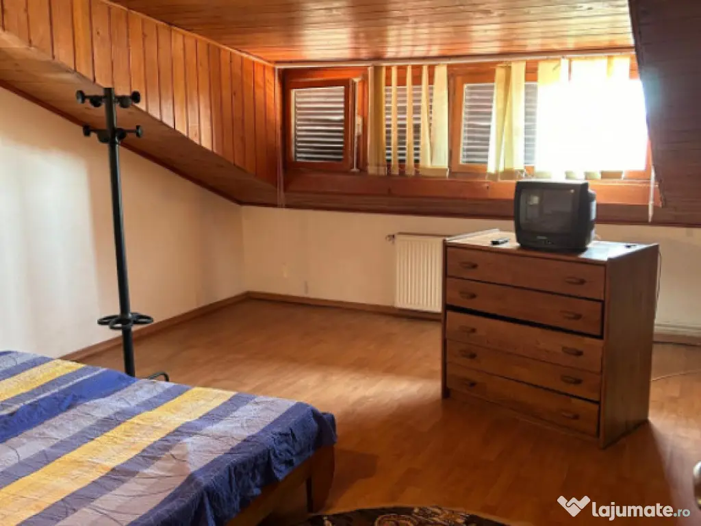 Povestea unei case la doar 200 m de valuri, cu piscină și