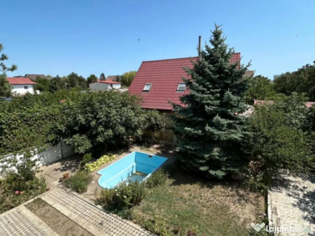 Povestea unei case la doar 200 m de valuri, cu piscină și