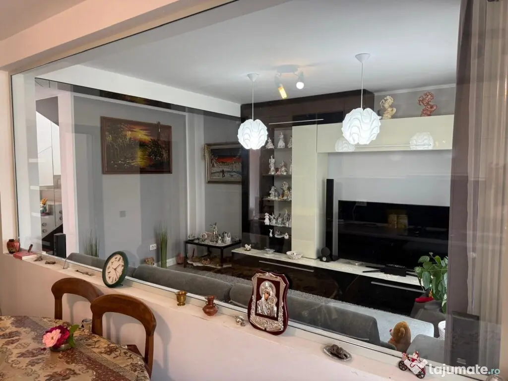 APARTAMENT CU 4 CAMERE SI CURTE PRIVATA, NICOLINA CUG