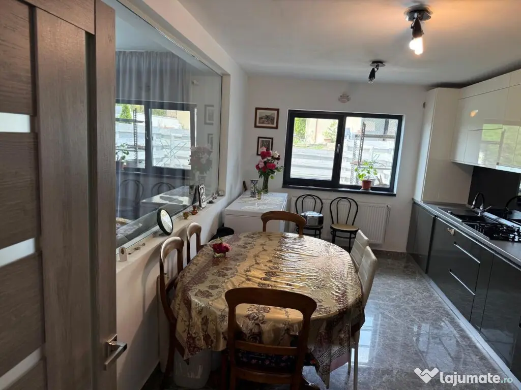 APARTAMENT CU 4 CAMERE SI CURTE PRIVATA, NICOLINA CUG