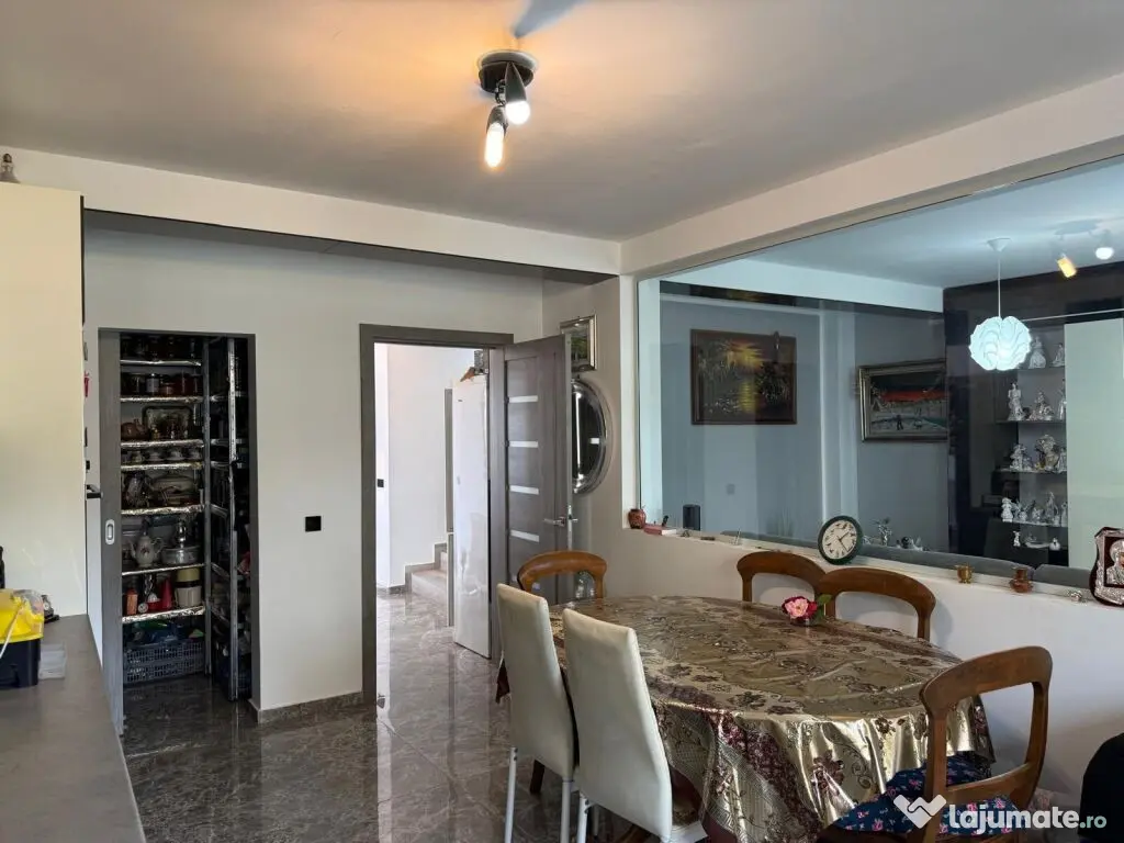 APARTAMENT CU 4 CAMERE SI CURTE PRIVATA, NICOLINA CUG