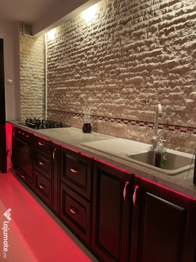 Apartament 3 camere, 97 mp + boxă 10 mp, et.1, lângă Kaufland Pacurari