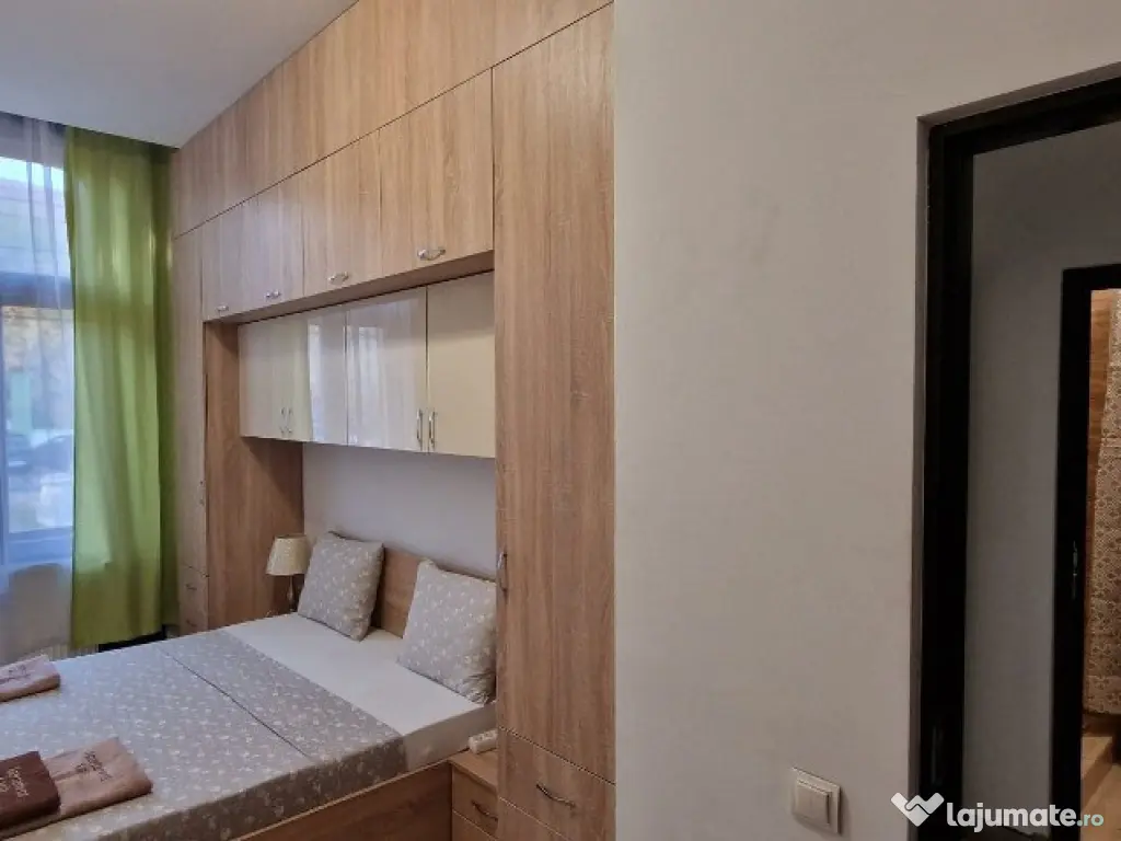 Apartament 2 camere de închiriat, str. Louis Pasteur, Oradea 