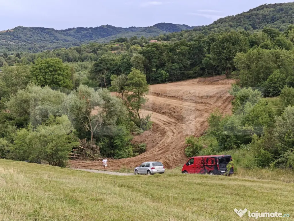 Teren extravilan, 12050 mp, la doar 19 km de orasul Bistrita