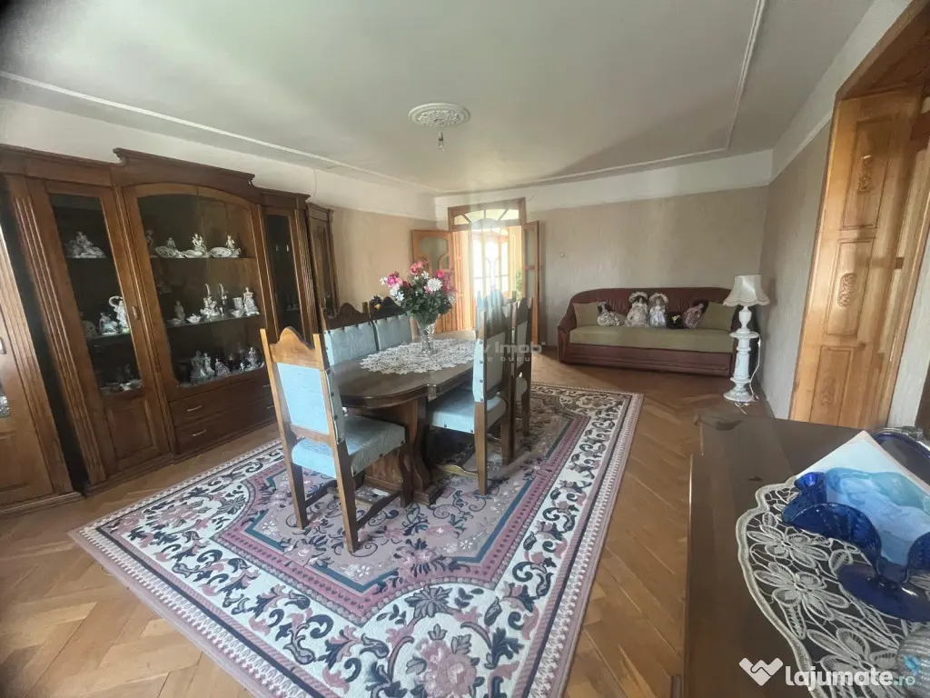 Caransebes, Casa P E, Teren 1000 Mp 