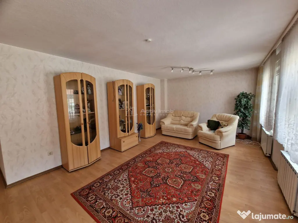 Resita Casa si Pensiune P 2 Mansd.827 Mp