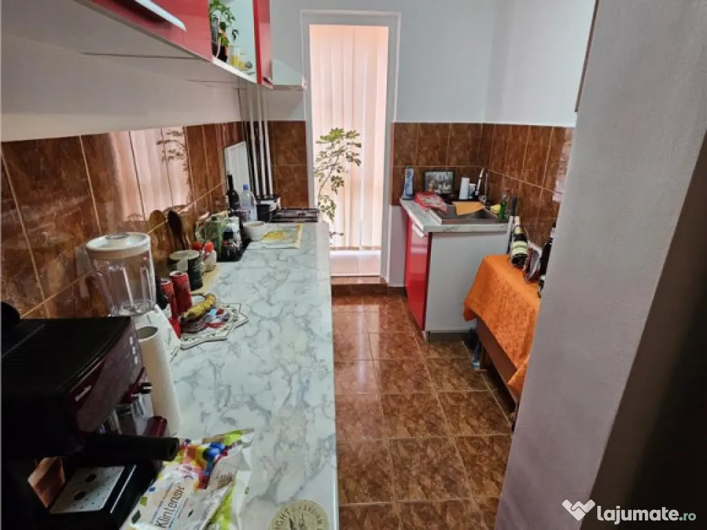 Apartament 3 camere decomandate, zona Astra 