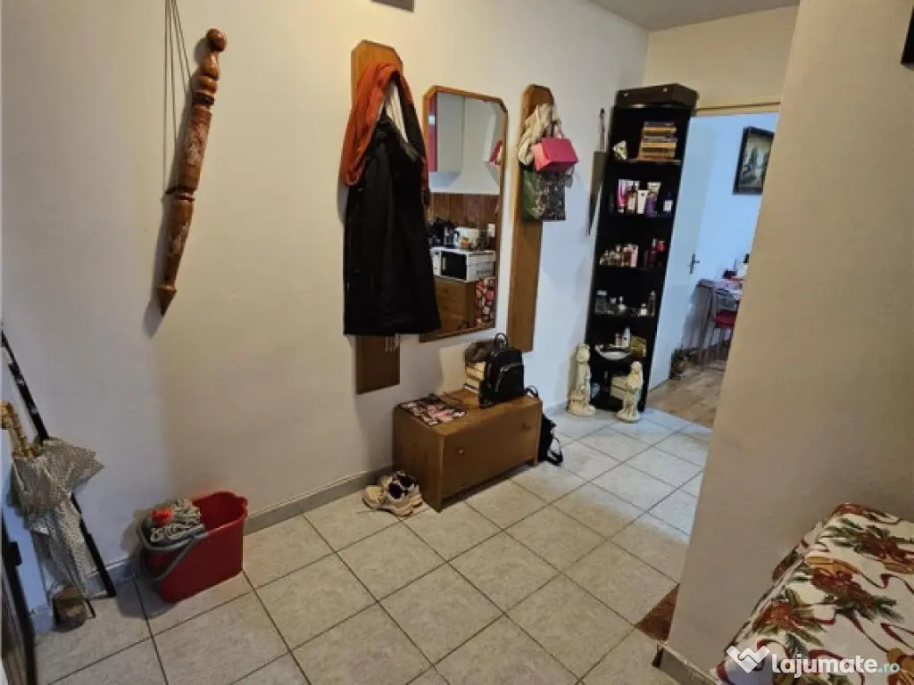 Apartament 3 camere decomandate, zona Astra 