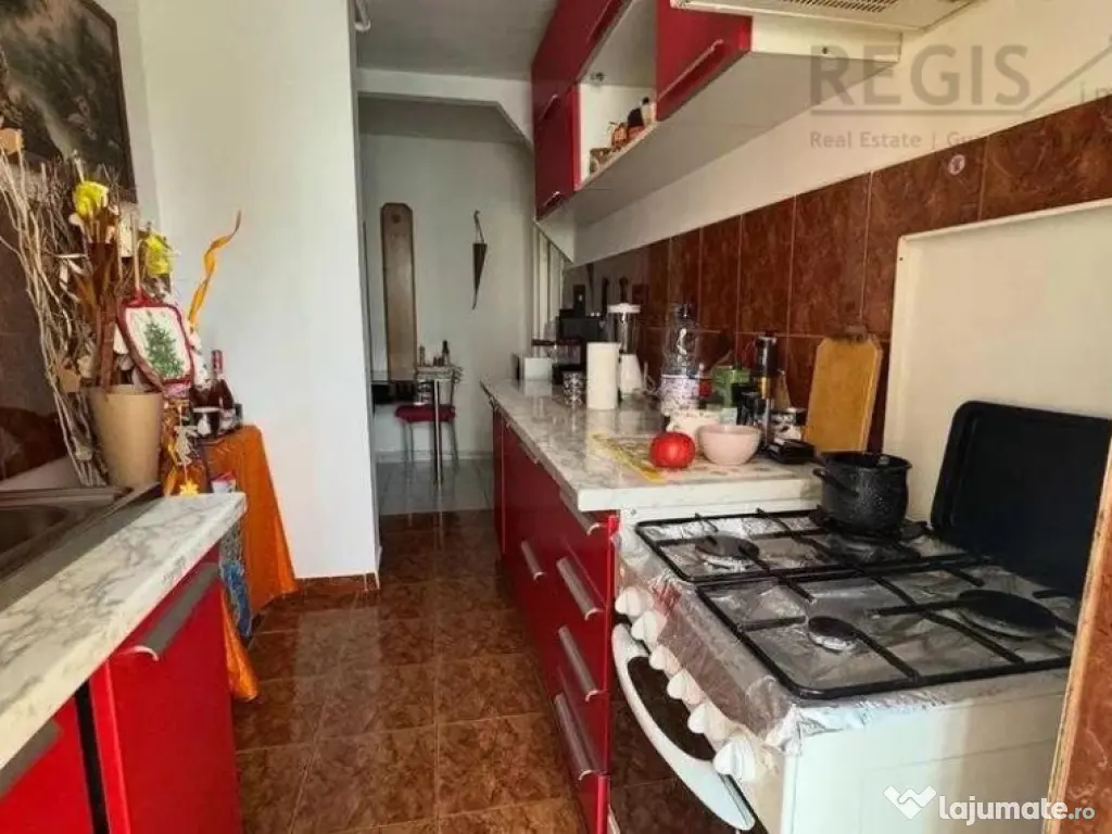 Apartament 3 camere decomandate, zona Astra (Calea Bucuresti 